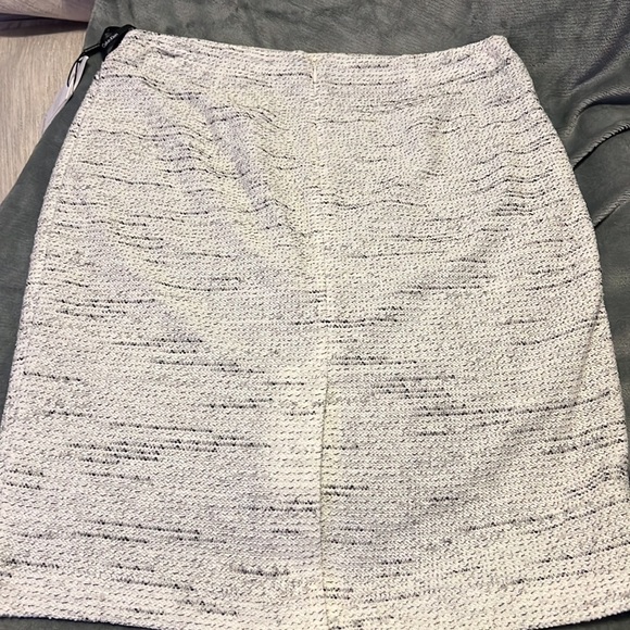 Calvin Klein skirt - Picture 4 of 5
